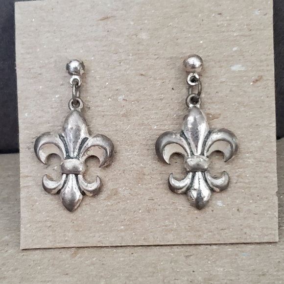 Silver Vintage Fleur de Lis Dangly Stud Earrings - Picture 2 of 4